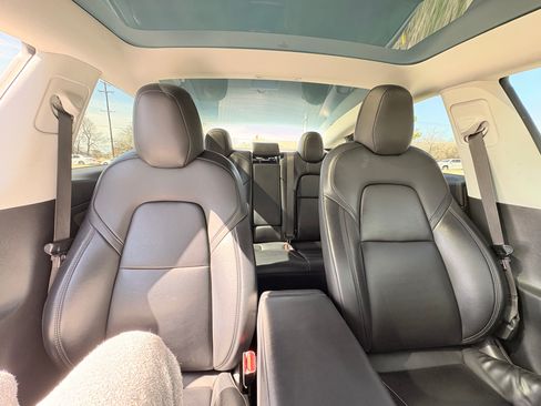 Used 2018 Tesla Model 3 Long Range image 14