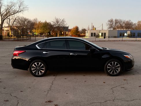 Used 2017 Nissan Altima 2.5 SV image 10