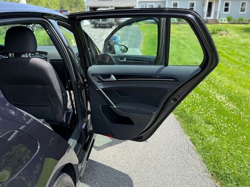 Used 2016 Volkswagen GTI S image 9