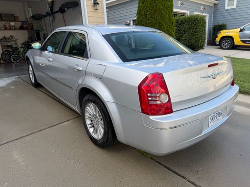 Used 2008 Chrysler 300 Touring w/ Comfort/Convenience Group RWD image 6