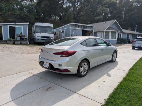 Used 2020 Hyundai Elantra SEL image 14