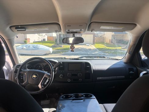 Used 2010 Chevrolet Silverado 1500 LT w/ Texas Edition image 11