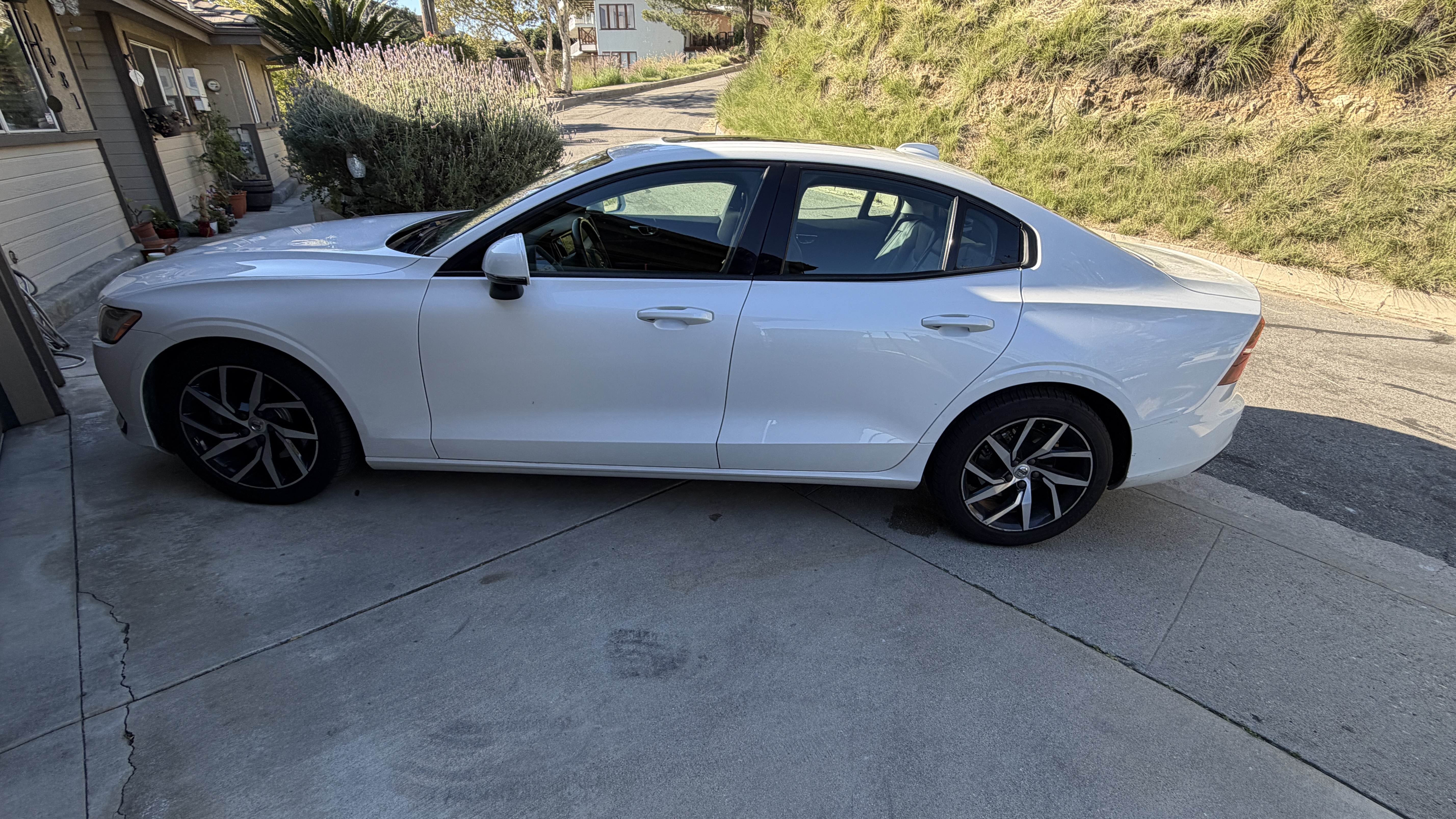 Used 2020 Volvo S60 T5 Momentum FWD image 5