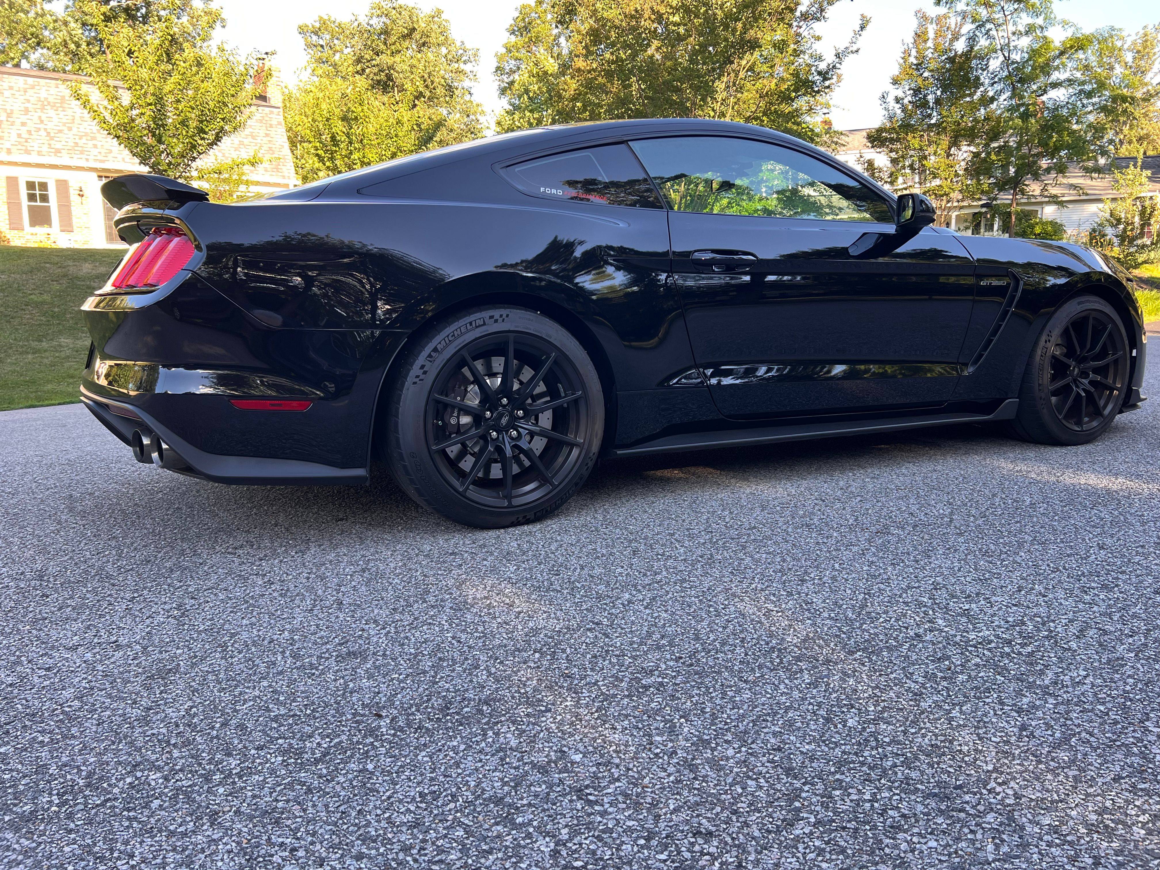 Used 2018 Ford Mustang Shelby GT350 w/ Electronics Package RWD image 6