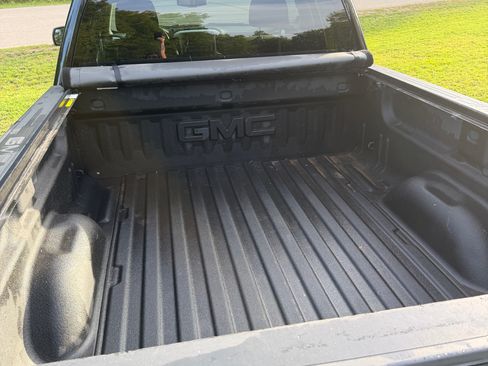 Used 2017 GMC Sierra 1500 SLE w/ Elevation Edition AWD/4WD image 8