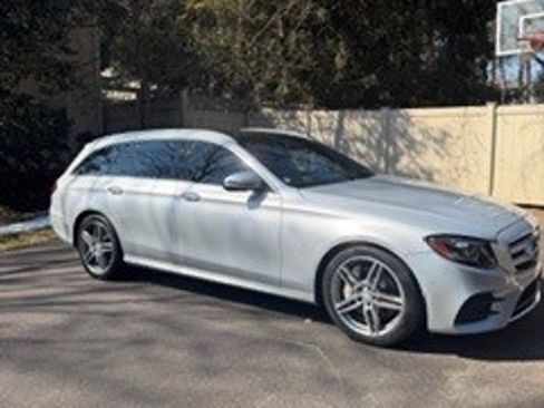 Used 2017 Mercedes-Benz E 400 4MATIC Wagon image 1