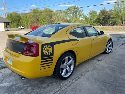 Used 2007 Dodge Charger SRT8 w/ SRT Option Group III RWD image 2