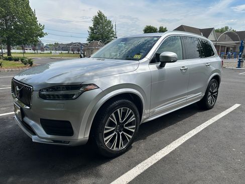 Used 2021 Volvo XC90 T5 Momentum w/ Climate Package AWD/4WD image 7