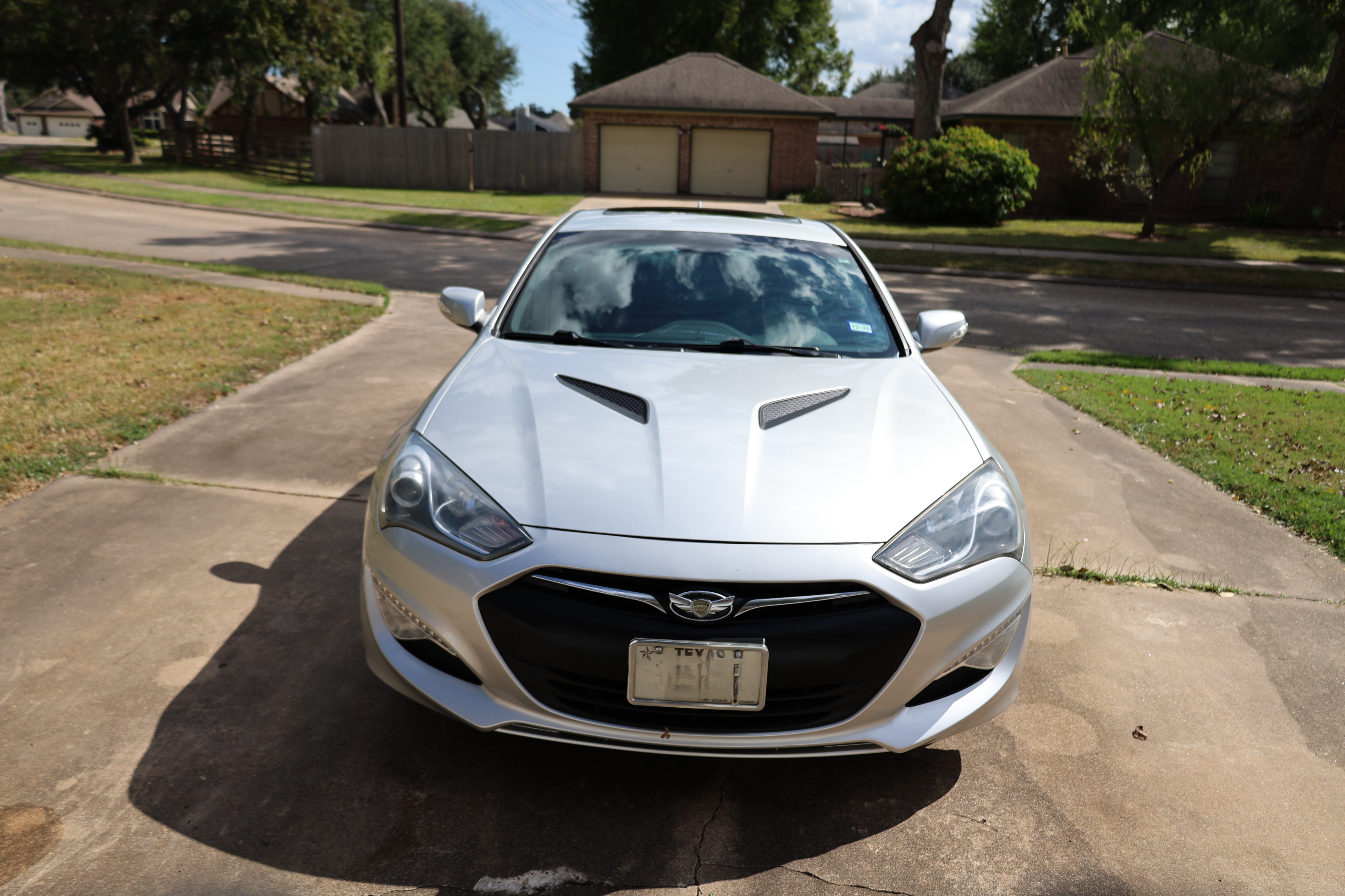 Used 2013 Hyundai Genesis 3.8 RWD image 2