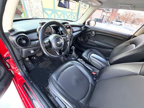 Used 2017 MINI Cooper 2-Door Hardtop image 6