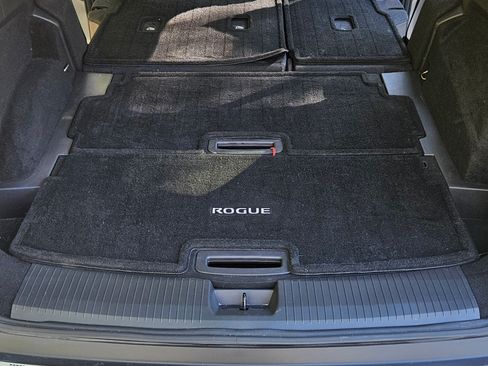 Used 2023 Nissan Rogue SL image 23