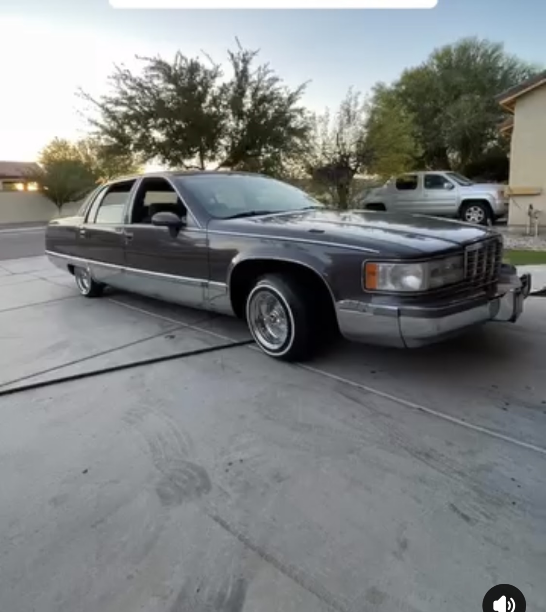 Used 1994 Cadillac Fleetwood Brougham RWD image 3