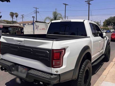 Used 2018 Ford F150 Raptor w/ Equipment Group 802A Luxury AWD/4WD image 8