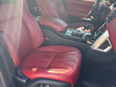 Used 2016 Land Rover Range Rover Autobiography image 6