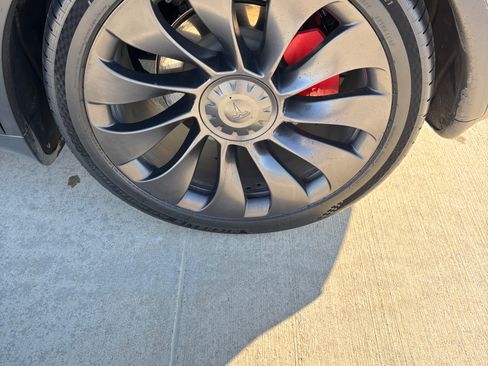 Used 2023 Tesla Model Y Performance image 6