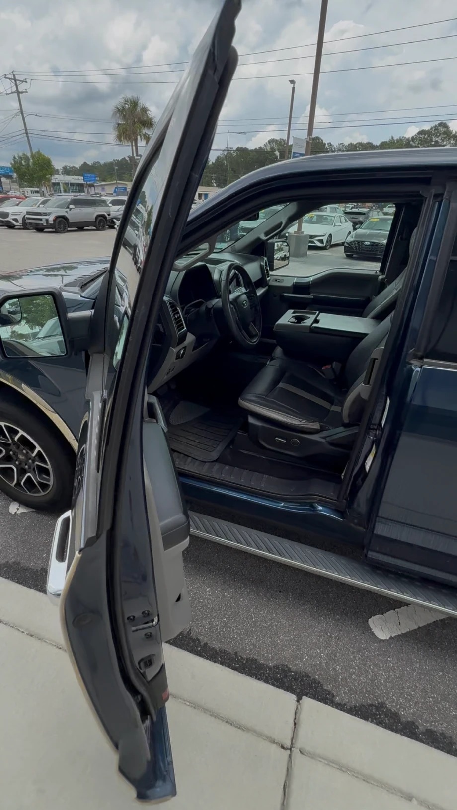 Used 2016 Ford F150 XLT w/ Equipment Group 301A Mid RWD image 6