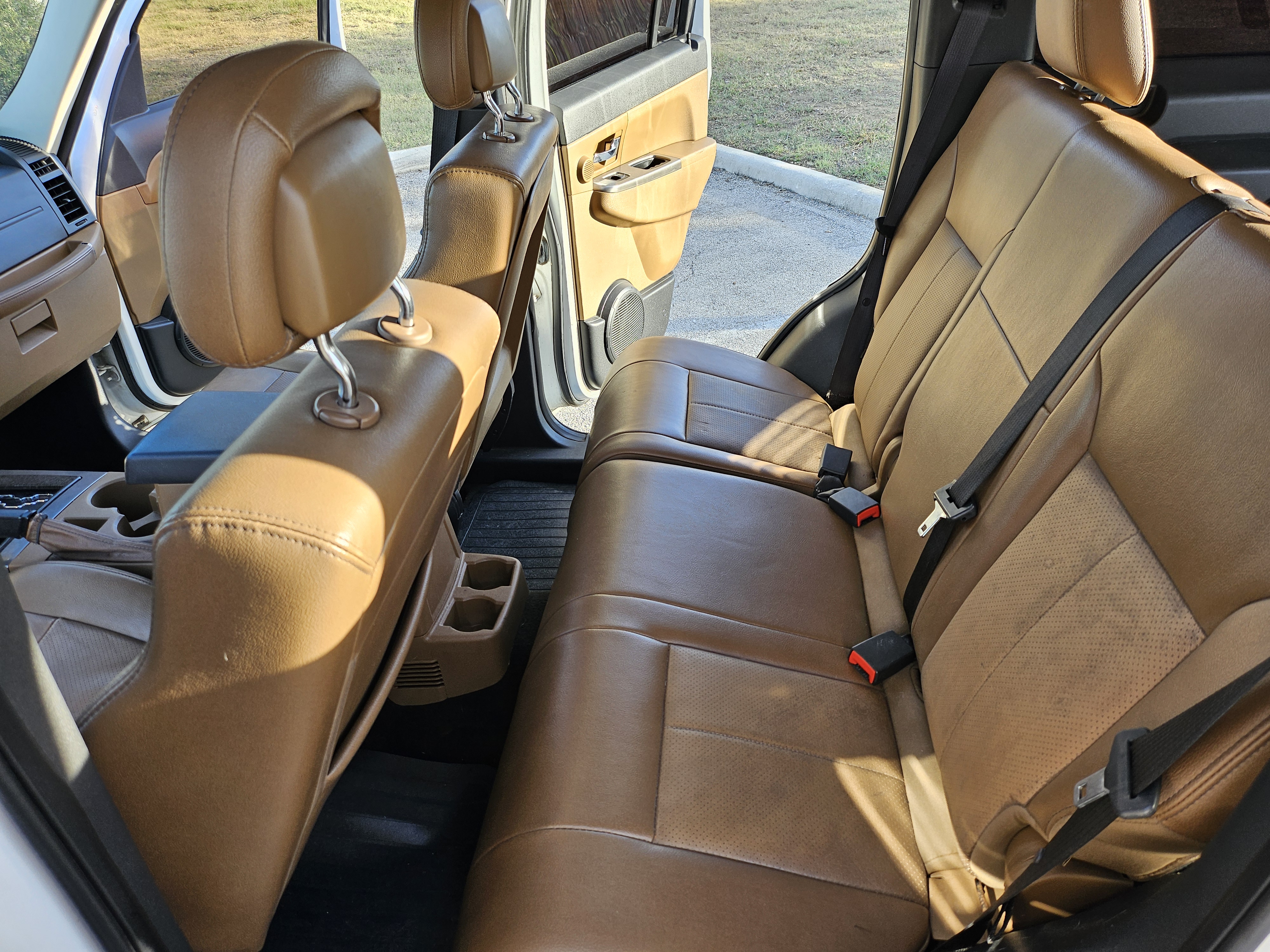 Used 2012 Jeep Liberty Limited RWD image 23