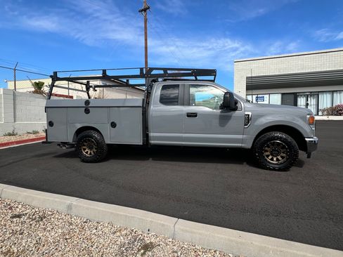 Used 2022 Ford F250 XL w/ Power Equipment Group image 9