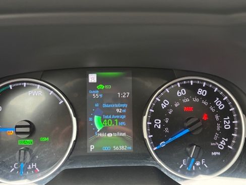 Used 2021 Toyota RAV4 XLE image 6