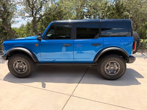 Used 2024 Ford Bronco Badlands AWD/4WD image 2