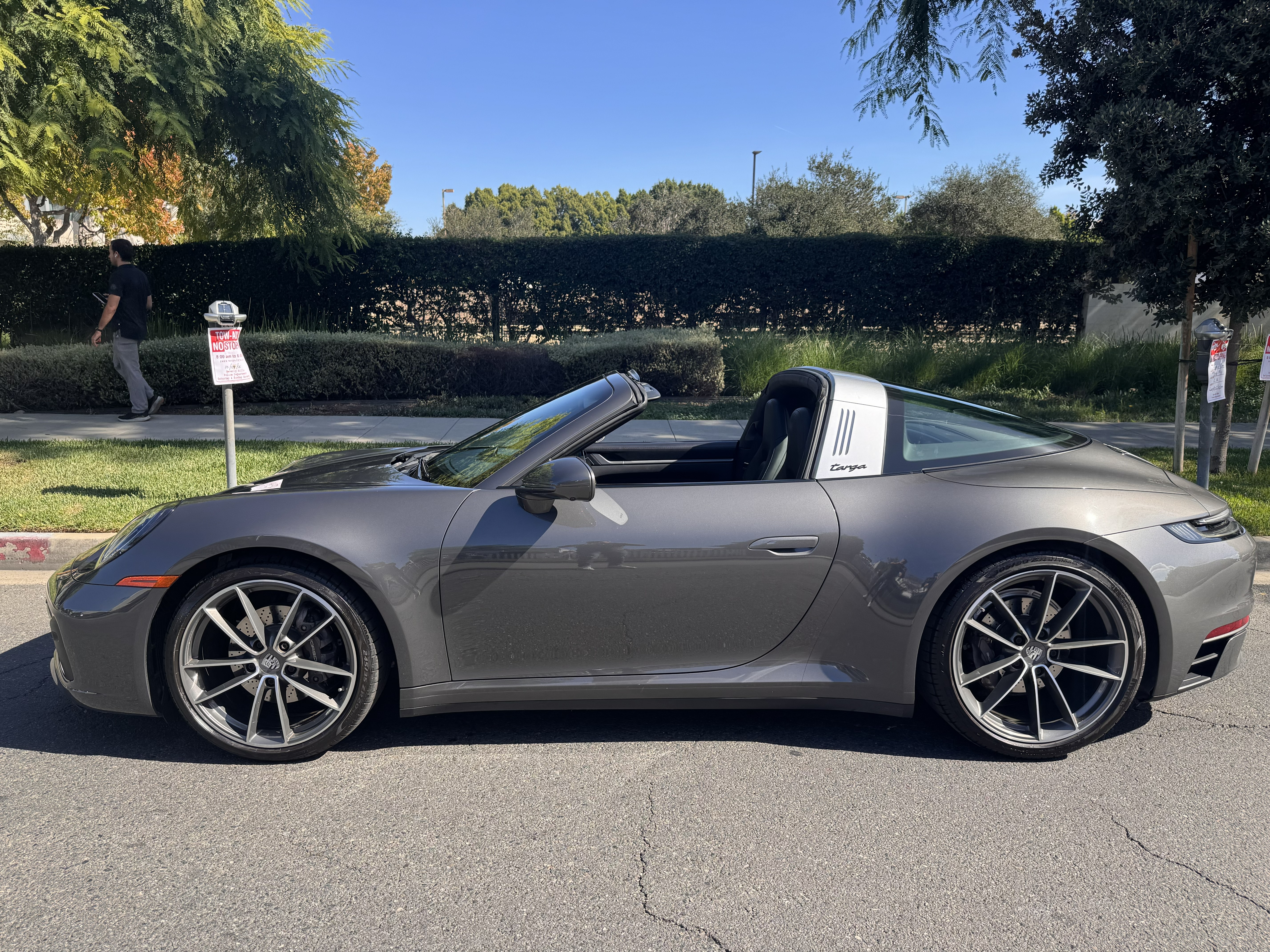 Used 2022 Porsche 911 Targa 4 w/ Sport Package AWD/4WD image 18