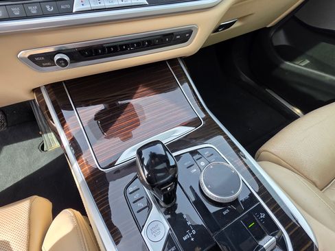 Used 2021 BMW X7 xDrive40i w/ Premium Package image 21