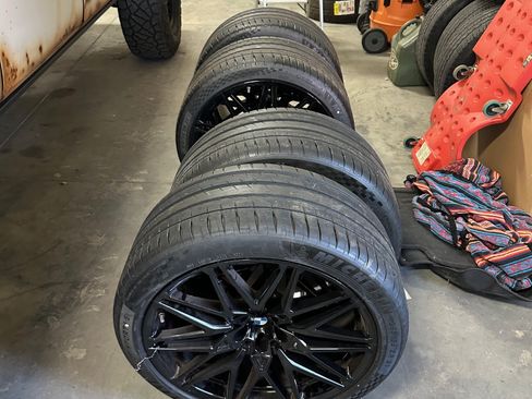 Used 2024 BMW X6 M Competition w/ Executive Package image 27