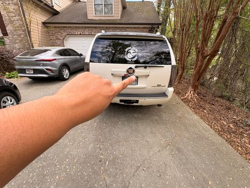 Used 2013 Cadillac Escalade Premium AWD/4WD image 10