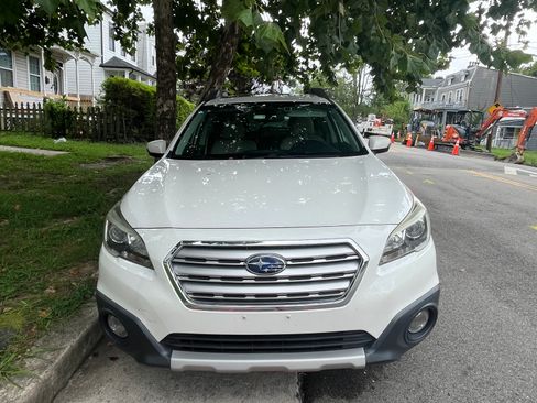 Used 2016 Subaru Outback 2.5i Limited AWD/4WD image 4