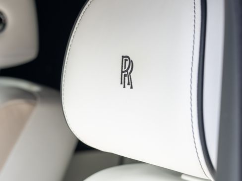 Used 2022 Rolls-Royce Cullinan Black Badge w/ Dark Exterior Package image 4