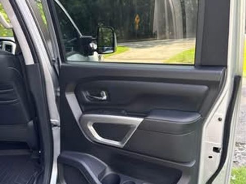 Used 2018 Nissan Titan PRO-4X AWD/4WD image 14
