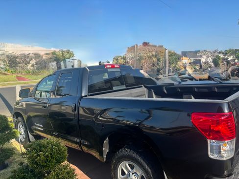 Used 2011 Toyota Tundra 2WD Double Cab w/ Tow Pkg image 6