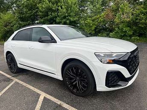 Used 2024 Audi SQ8 Premium Plus w/ S Sport Package AWD/4WD image 2