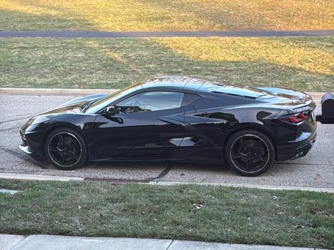 Used 2025 Chevrolet Corvette Stingray Coupe w/ Battery Protection Package image 6