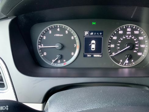 Used 2017 Hyundai Sonata SE FWD image 2