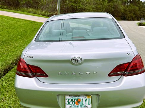 Used 2008 Toyota Avalon XL image 2