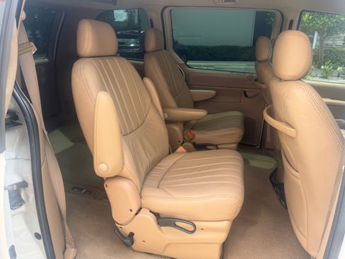 Used 1996 Dodge Caravan ES FWD image 8