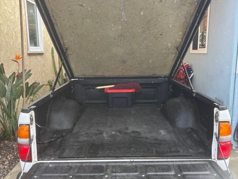 Used 2004 Toyota Tacoma Pickup 2D 6 ft image 5