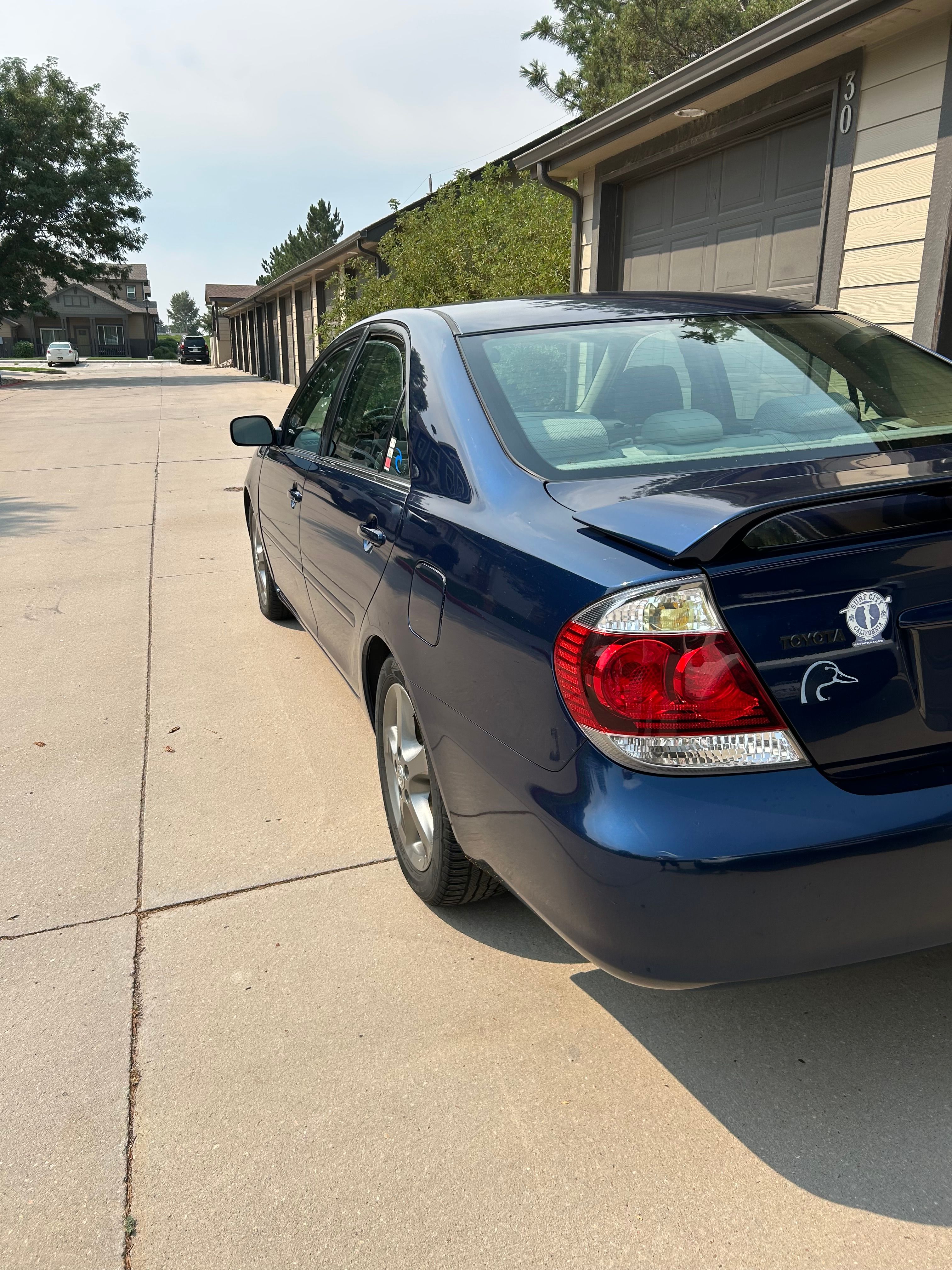 Used 2005 Toyota Camry SE FWD image 2