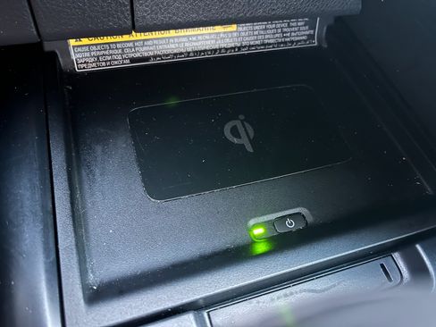 Used 2018 Toyota Camry XSE image 15