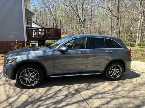 Used 2017 Mercedes-Benz GLC 300 image 1