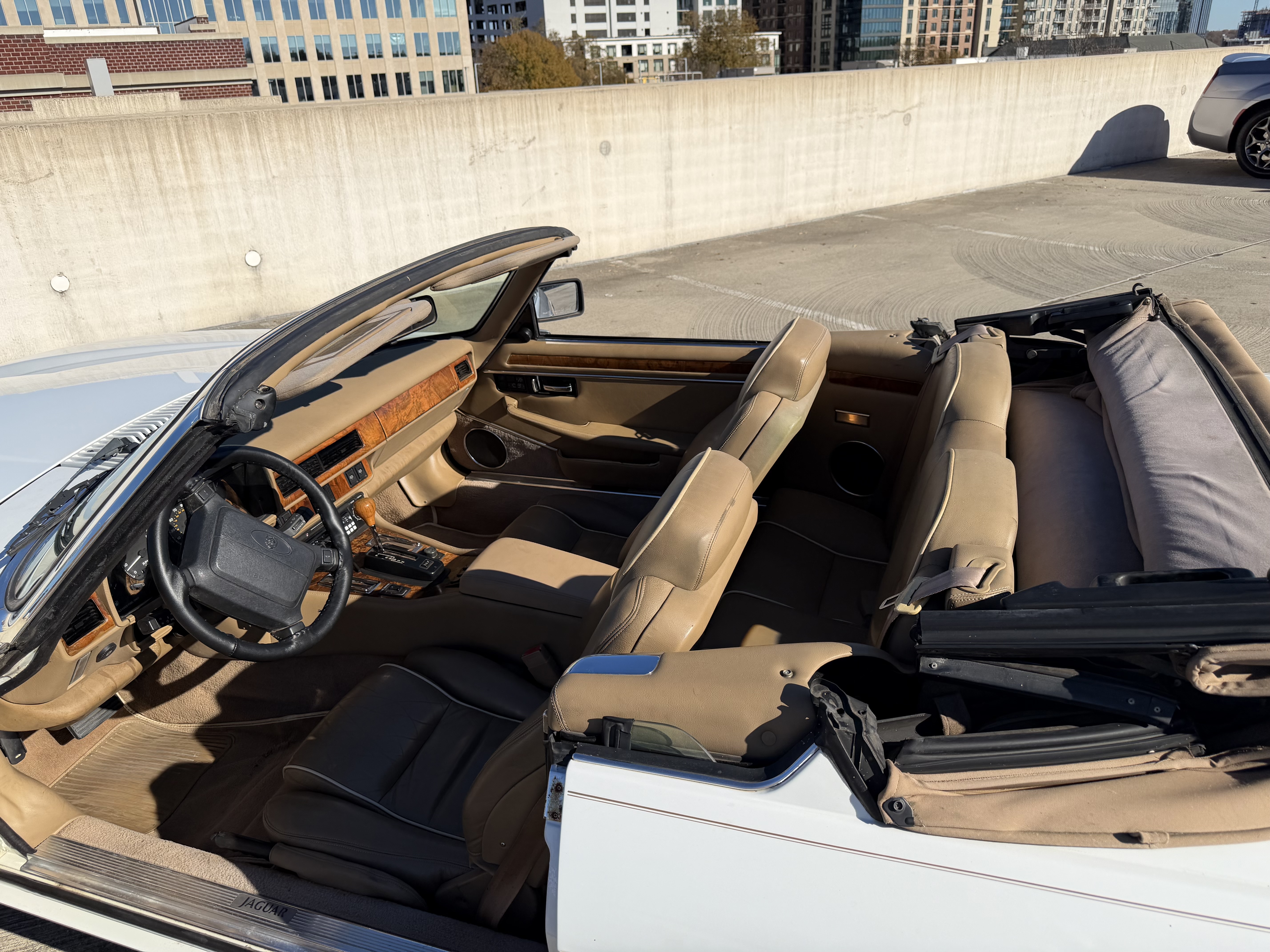 Used 1996 Jaguar XJS 4.0 Convertible RWD image 2