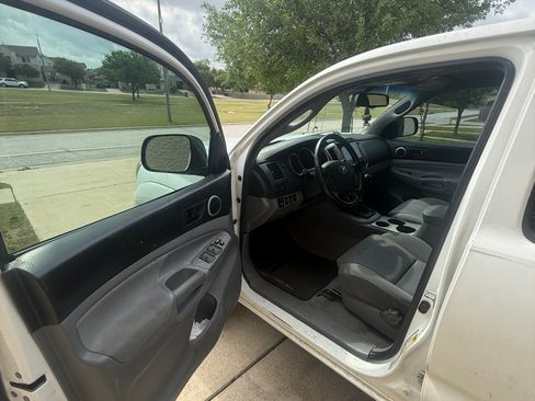 Used 2010 Toyota Tacoma 4x4 Double Cab image 6