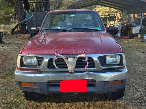 Used 1997 Toyota Tacoma 4x4 Regular Cab image 1