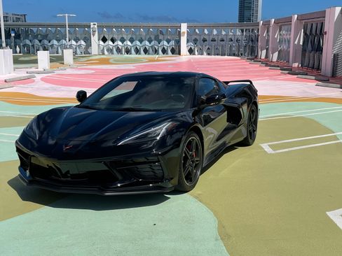 Used 2021 Chevrolet Corvette Stingray Coupe w/ Z51 Performance Package image 1