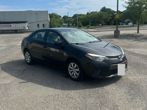 Used 2016 Toyota Corolla LE w/ Body Protection Package #1 FWD image 9