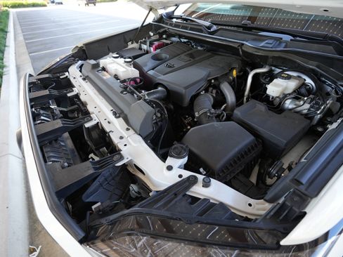 Used 2022 Toyota Tundra SR5 w/ SR5 Convenience Package image 23