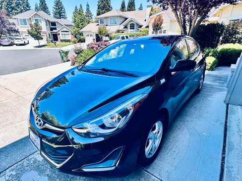 Used 2015 Hyundai Elantra SE FWD image 8