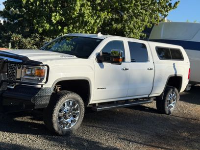 Used 2015 GMC Sierra 2500 Denali w/ Duramax Plus Package