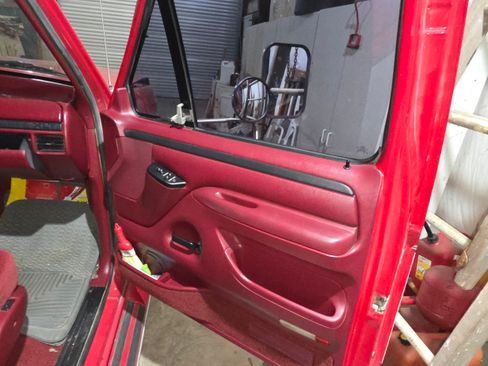 Used 1996 Ford F350 2WD Crew Cab image 6